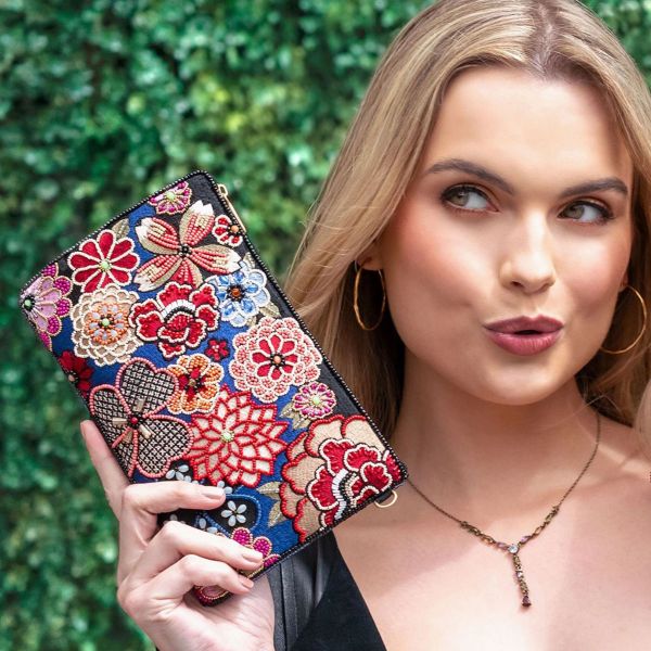 Beaded clutch bag