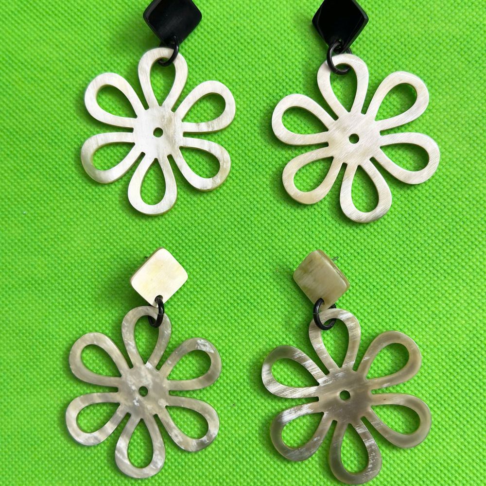 AW25-Horn-jewellery-Daisy-earrings Horn Jewellery - daisy earrings