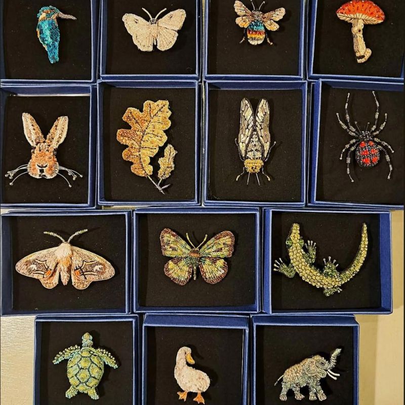 SS26-Jewellery-Beaded-brooches Selection of Beaded brooches