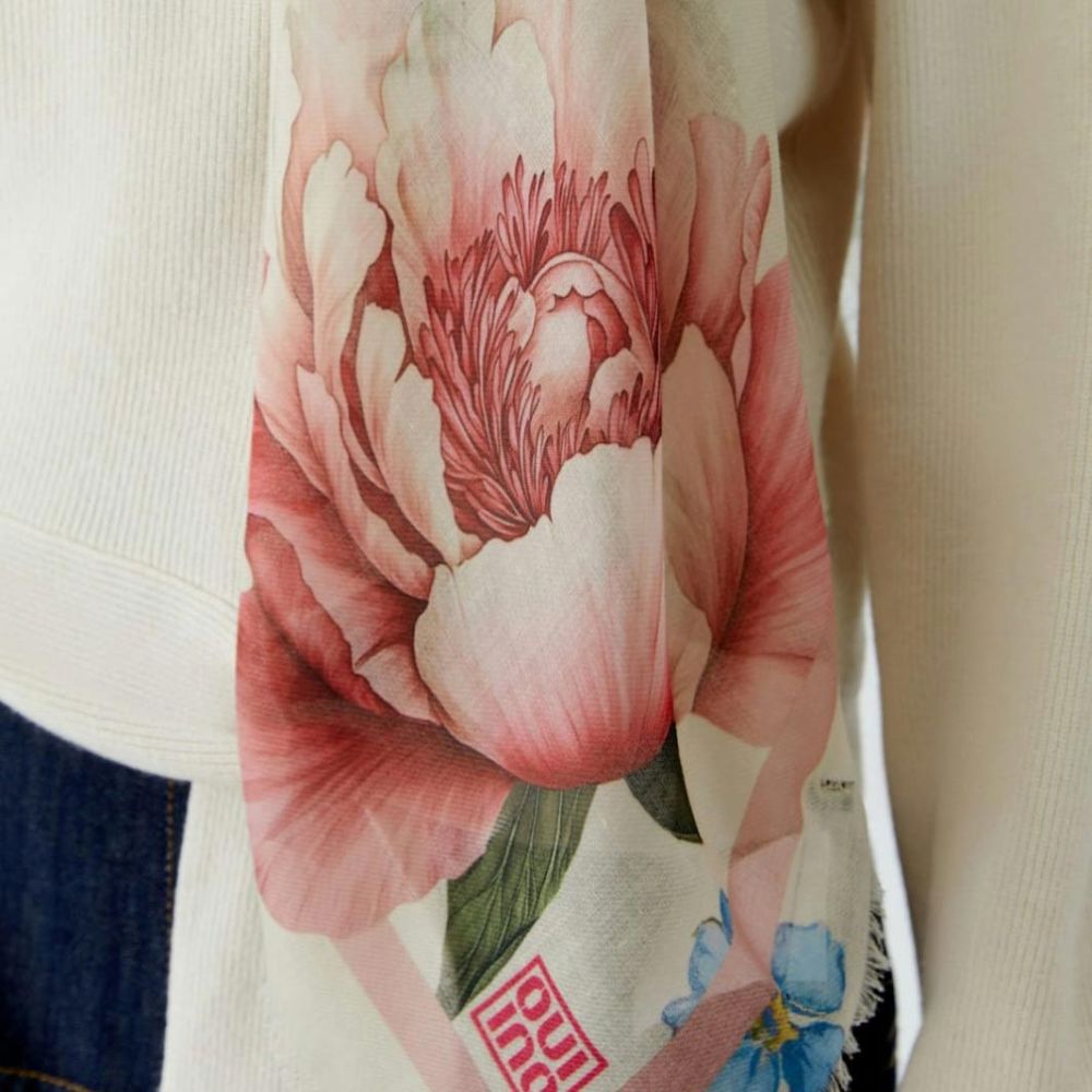 SS26-Womens-OUI-Shawl-rose-red-detail OUI Shawl Rose Red